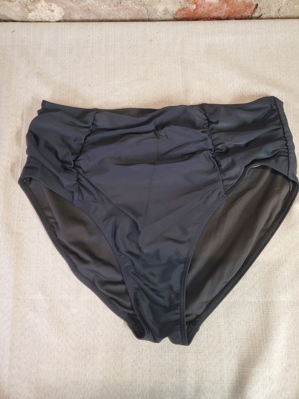 Blooming Jelly Womens High Waist Ruched Bikini Swimsuit Bottoms L Black NWT